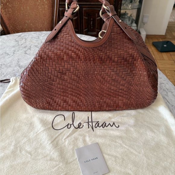 Genevieve Weave large triangle tote - Picture 11 of 12